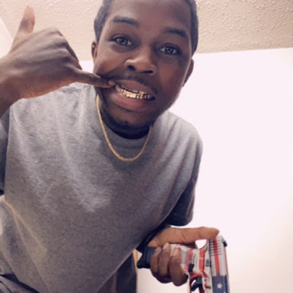 Meet your Posher, E - Picture 1 of 1